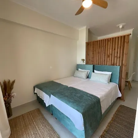 Nereides Suites Agios Gordios  Extérieur photo