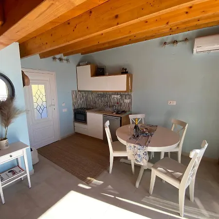 Nereides Suites Agios Gordios  Extérieur photo